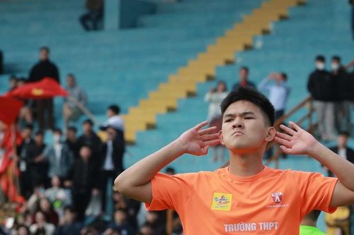 Thắng Tự Lập nhờ luân lưu, Xuân Mai vỡ òa lần thứ hai vào bán kết