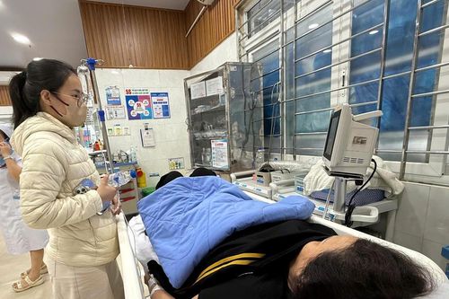 Quảng Ngãi: Nghi ngộ độc bánh mì, tạm dừng hoạt động 10 cơ sở trong chuỗi H.V