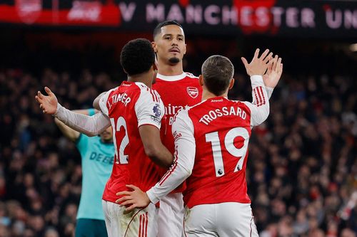 Trận đấu điên rồ của Arsenal