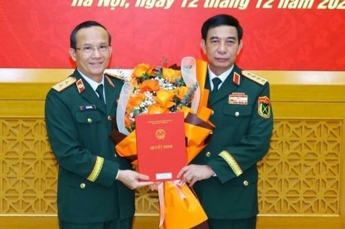 Giám đốc Bệnh viện TWQĐ 108 được thăng quân hàm Trung tướng