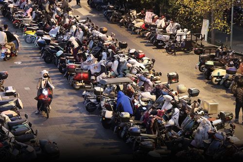 Bắc Kinh siết xe đạp điện, thị trường chợ đen xe 'độ' nở rộ