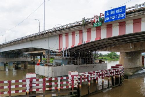 Cầu Bình Phước 1 ở TP.HCM vừa cao thêm 1,25 m