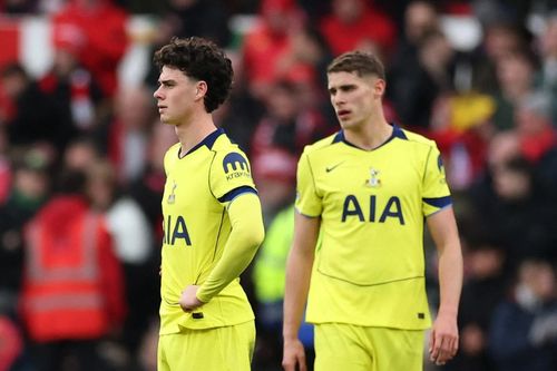 Tottenham thua tan nát