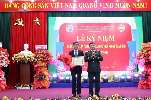 Kỷ niệm 10 năm thành lập Trung tâm Giáo dục Quốc phòng và An ninh Trường Đại học Thể dục Thể thao Đà Nẵng