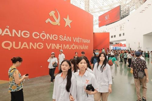 Triển lãm thành tựu kinh tế - xã hội 40 năm đổi mới hướng tới Đại hội Thi đua yêu nước toàn quốc lần thứ XI