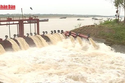 Chuẩn bị lấy nước từ hồ chứa sản xuất vụ Đông Xuân