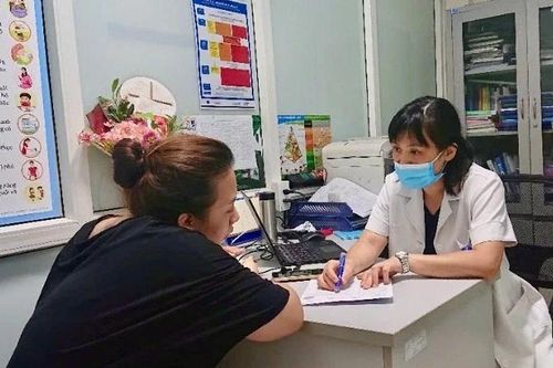 Uống dầu ô-liu khi bụng đói: Có thật sự giúp đẹp da, tóc?