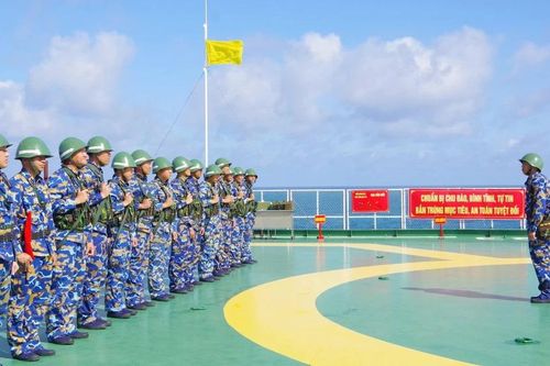 Bộ đội Nhà giàn DK1: Giữ biển, giữ cho lá cờ đỏ sao vàng luôn tung bay