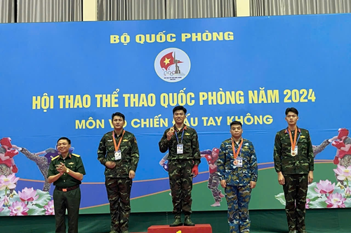 Sĩ quan đặc công trẻ nhiều thành tích