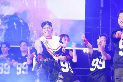 Khẳng định sự sáng tạo, gia đình Thủng Long Family khiến khán giả bùng nổ cảm xúc trong đêm 'SYNC Fest 2025'