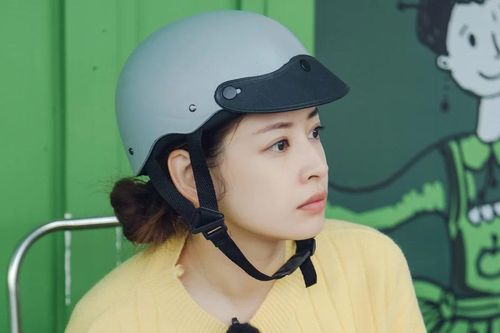 Chi Pu lộ mặt mộc 'gây sốt', được cả dàn nghệ sĩ khen ngợi