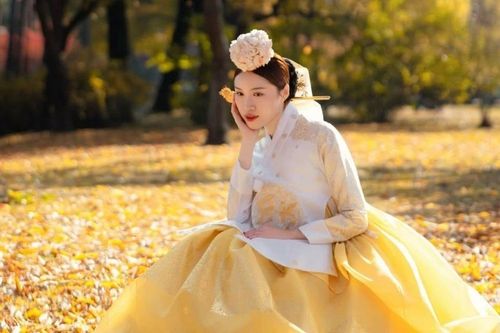 'Nữ MC chân dài nhất Việt Nam' Thanh Thanh Huyền đẹp miễn chê tại Hàn Quốc