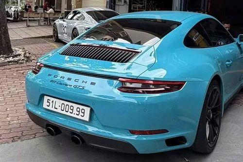 Porsche 911 GTS đeo biển 51L-009.99, đắt ngang Toyota Innova mới