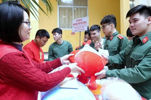 Người trẻ Học viện Quân y lan tỏa tinh thần 'sống như những đóa hoa'