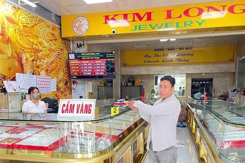 Bỏ 2 triệu đồng mua vàng giả rồi mang cầm cố lấy 165 triệu đồng