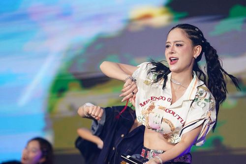 Thủng Long Family khuấy đảo lễ hội âm nhạc tại Hưng Yên