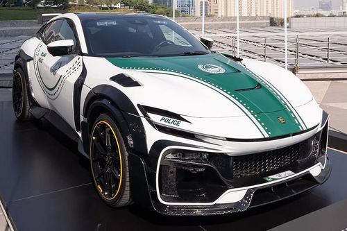 Cảnh sát Dubai chịu chơi, tậu tiếp siêu xe Ferrari Purosangue làm xe tuần tra