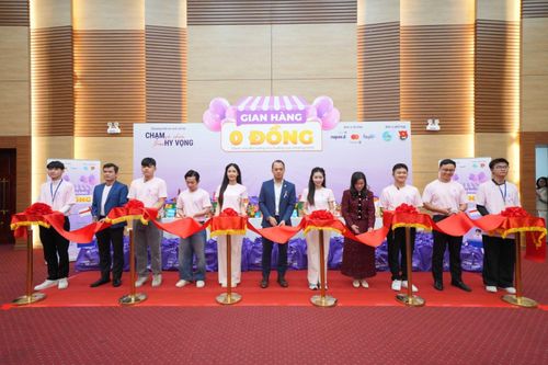 Tổ chức 'Gian hàng 0 đồng', trao tặng 2010 suất tầm soát ung thư cho phụ nữ yếu thế