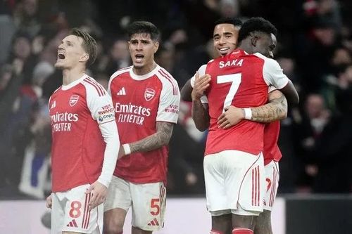Vị cứu tinh của Arsenal trong chiến thắng đầy may mắn trước Wolves