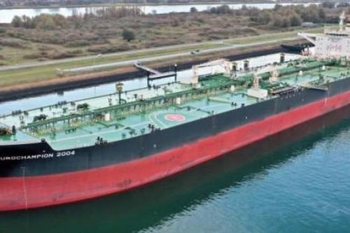 Mẫu xuồng tự sát 240.000 USD của Ukraine gây thiệt hại lớn cho 'hạm đội bóng tối' Nga