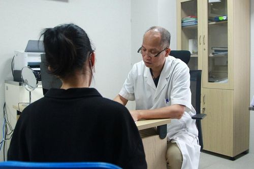 Thời tiết 'ẩm ương', nhiều người bỗng méo miệng sau khi thức giấc
