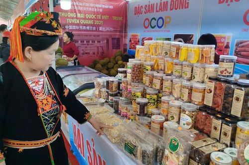 Hương vị biển tại Hội chợ Thương mại Việt - Trung