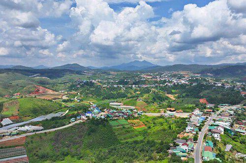 Lâm Đồng thúc tiến độ triển khai hai dự án khu du lịch quy mô hơn 4.400 ha