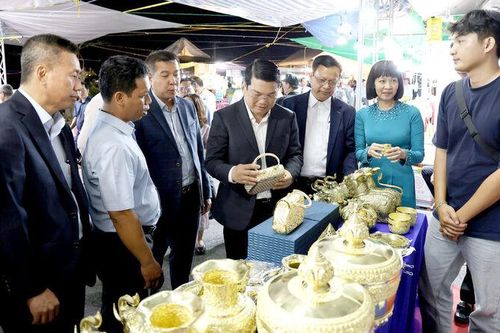 Hội chợ Thương mại OCOP vùng biên giới Việt Nam - Campuchia: Cơ hội kích cầu mua sắm cuối năm
