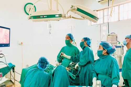 Tăng sức chống chịu của hệ thống y tế, bảo đảm công bằng trong thụ hưởng