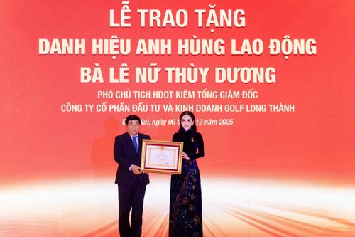 Phó Chủ tịch Tập đoàn KN Holdings Lê Nữ Thùy Dương được phong tặng danh hiệu Anh hùng Lao động