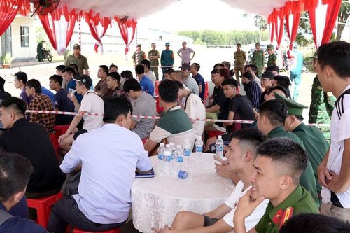 65 công dân được trao trả: thủ đoạn dụ dỗ việc nhẹ