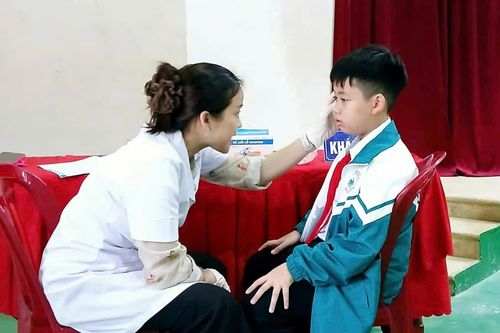 Chăm sóc sức khỏe học đường: Phát hiện sớm để can thiệp kịp thời