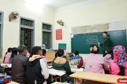 Thắp sáng tri thức nơi biên giới