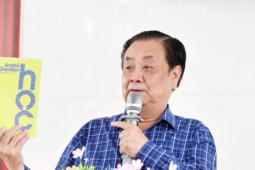 Phó Chủ tịch Quốc hội Lê Minh Hoan thăm Trường THPT chuyên Nguyễn Quang Diêu, Đồng Tháp