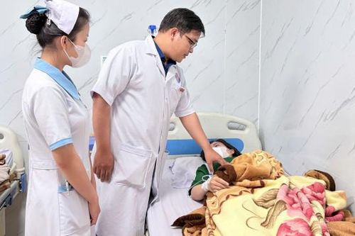 Gần 30 người nhập viện nghi ngộ độc sau khi ăn bánh mì
