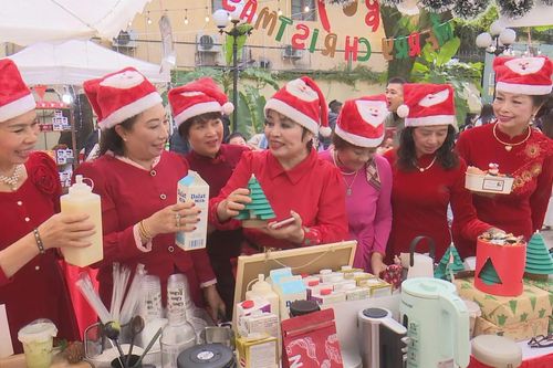 Tận hưởng không khí Giáng sinh châu Âu giữa lòng Hà Nội