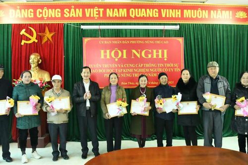 Phường Nùng Trí Cao tổ chức hội nghị tuyên truyền, cung cấp thông tin thời sự cho người có uy tín tại xã Đàm Thủy