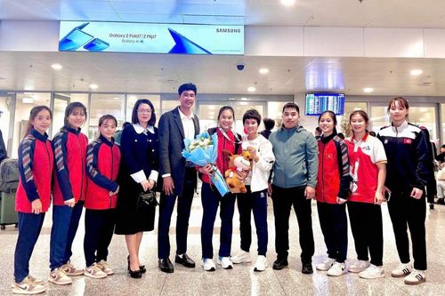 Đón 'cô gái vàng' của thể thao Cao Bằng - Võ sĩ Phụng Mùi Nhình trở về từ SEA Games 33