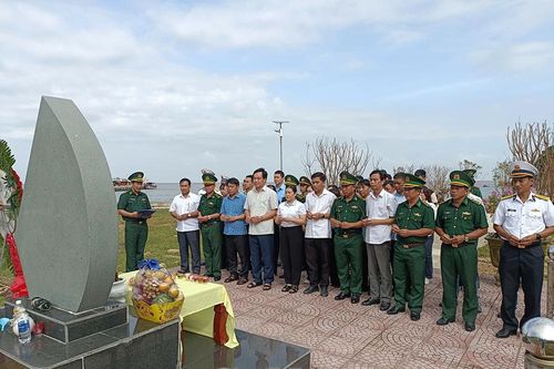 Khơi dậy niềm tự hào truyền thống cách mạng