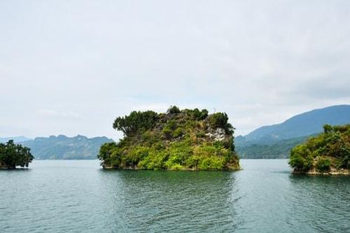 Thác Bờ - Trải nghiệm sông nước, văn hóa và ẩm thực giữa lòng hồ Hòa Bình