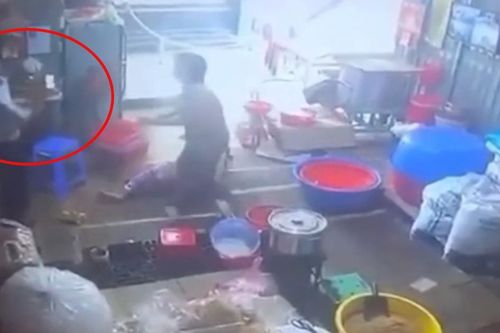 Vụ chồng dùng dao chém gục vợ hờ rồi tự sát: Hé lộ nguồn cơn