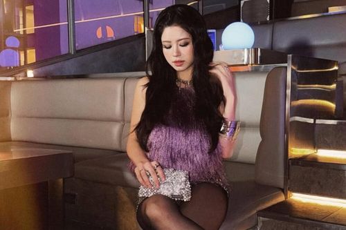 Hàn Hằng theo mốt không quần sau sinh