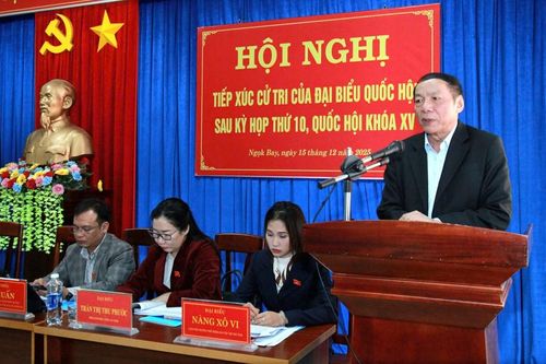 Bộ trưởng Nguyễn Văn Hùng tiếp xúc cử tri xã Ngọk Bay, tỉnh Quảng Ngãi