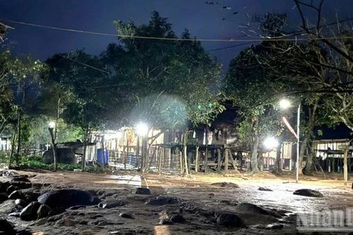 Dốc Mây - bản cuối cùng ở Trường Sơn có điện