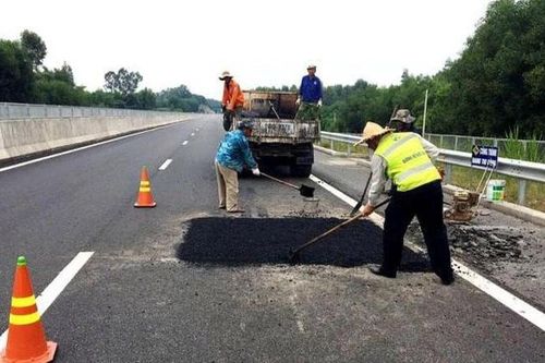 Điện Biên: Thông báo sửa chữa hư hỏng nền mặt đường và xây dựng đường cứu nạn tại QL.279