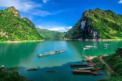 Đánh thức tiềm năng du lịch Tủa Thàng