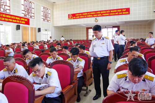 Vùng 2 Hải quân khai mạc hội thi kho, trạm chính quy mẫu mực, an toàn và 'Bàn tay vàng' năm 2025