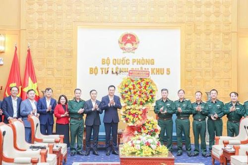 Lãnh đạo thành phố Đà Nẵng thăm, chúc mừng Quân khu 5 nhân kỷ niệm 81 năm Ngày thành lập QĐND Việt Nam