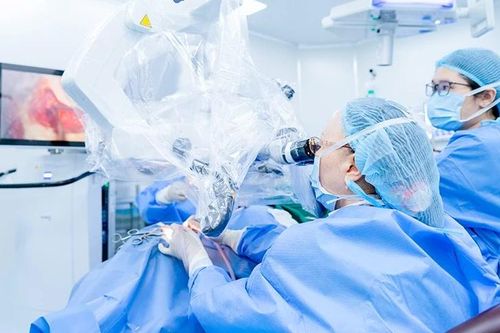 Người phụ nữ điếc, liệt mặt do biến chứng viêm tai giữa
