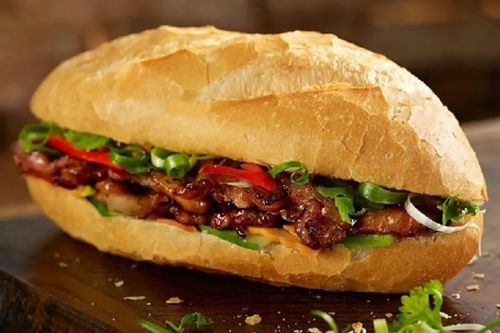 105 người nhập viện sau khi ăn bánh mì thương hiệu Hồng Vân tại Quảng Ngãi
